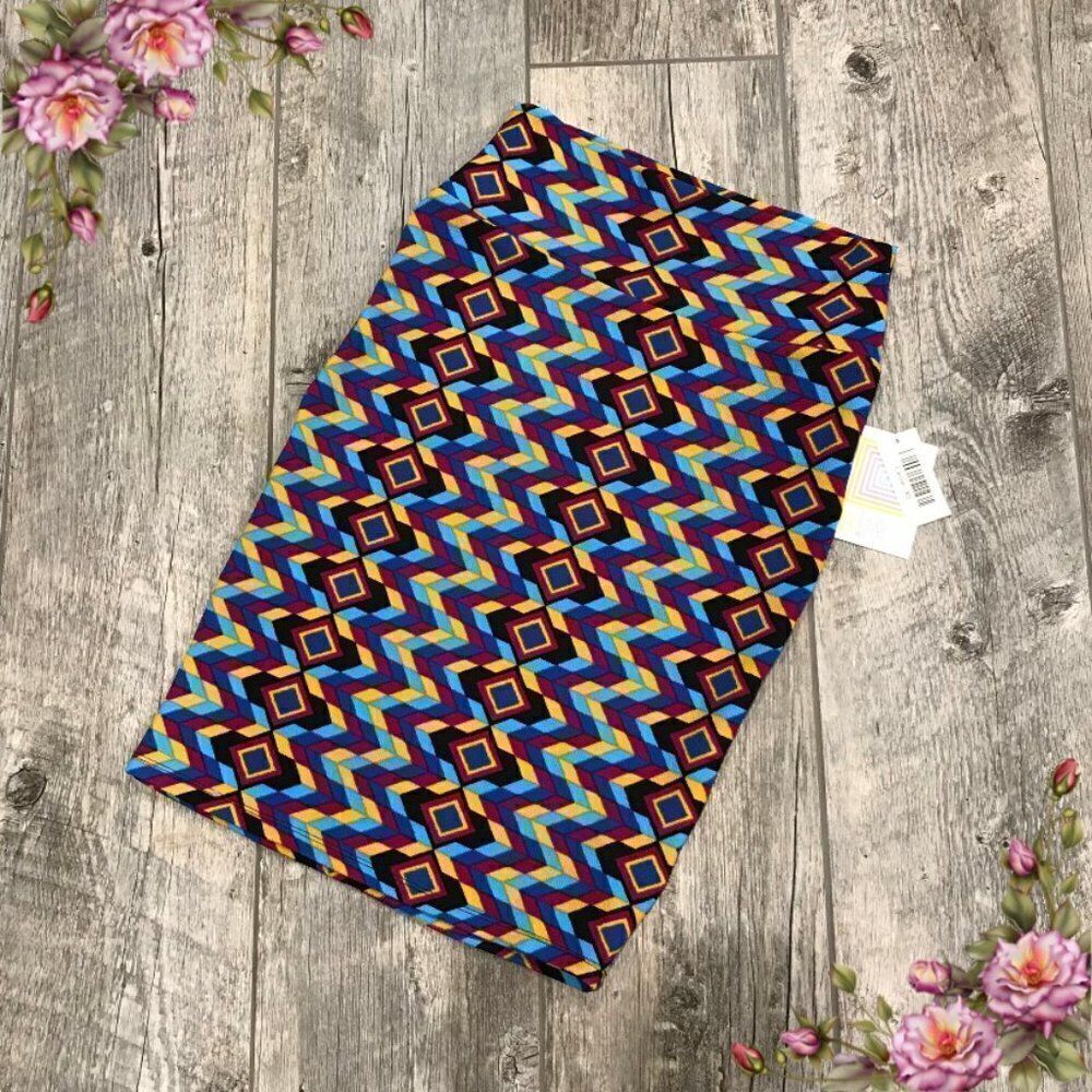 ‎LuLaRoe geometric print midi Cassie skirt
